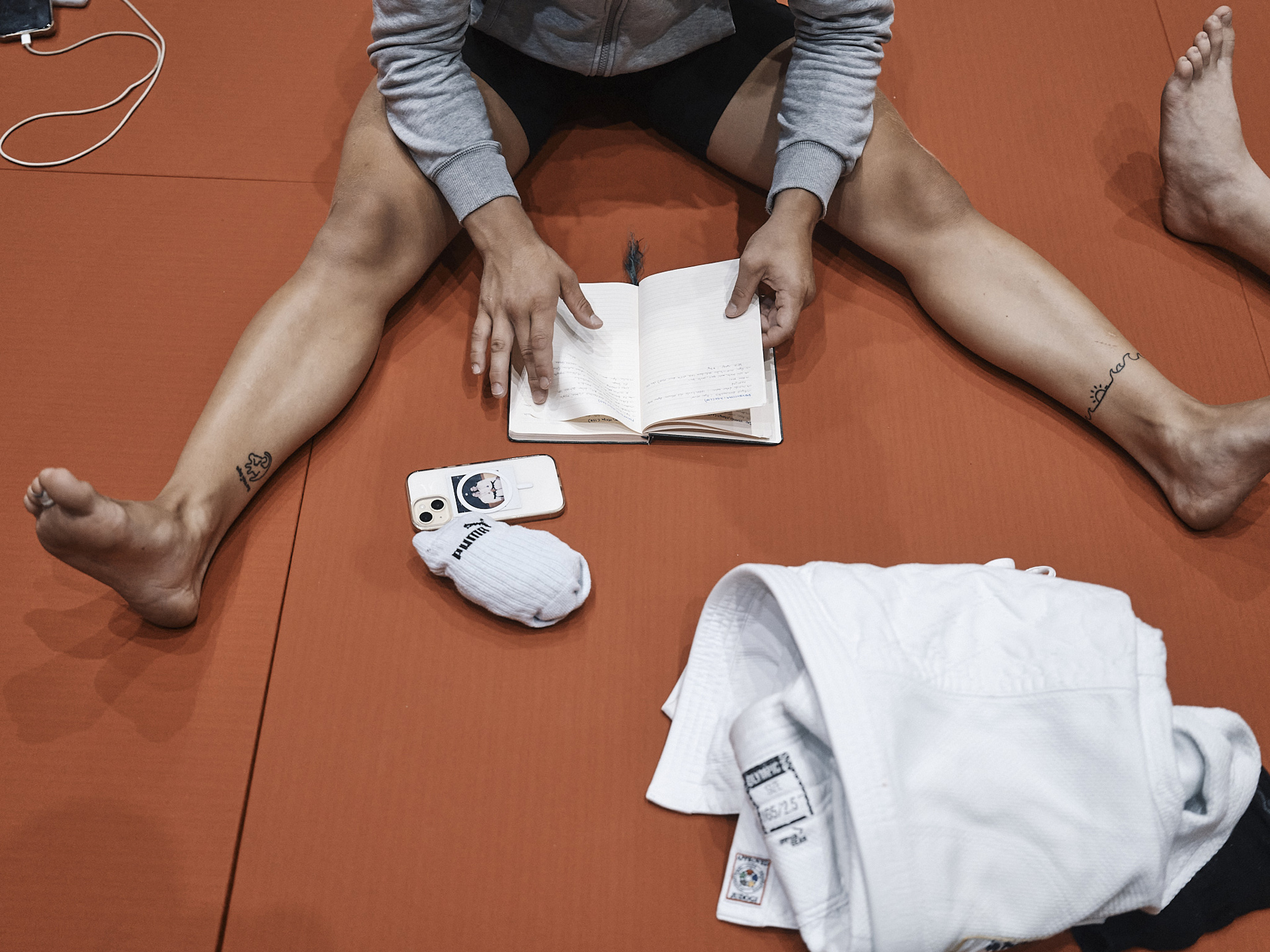 20250617_Ippongear_JudoWorldChampionships_Day05_b_mhaupt_2459 Elite judoka preparing mentally backstage at 2025 Judo World Championships Budapest